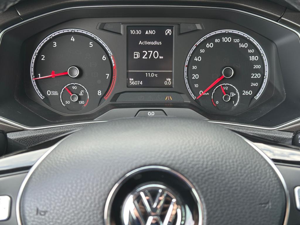 Volkswagen T-roc 1.5 tsi 150pk style | trekhaak | navi | camera | carplay |