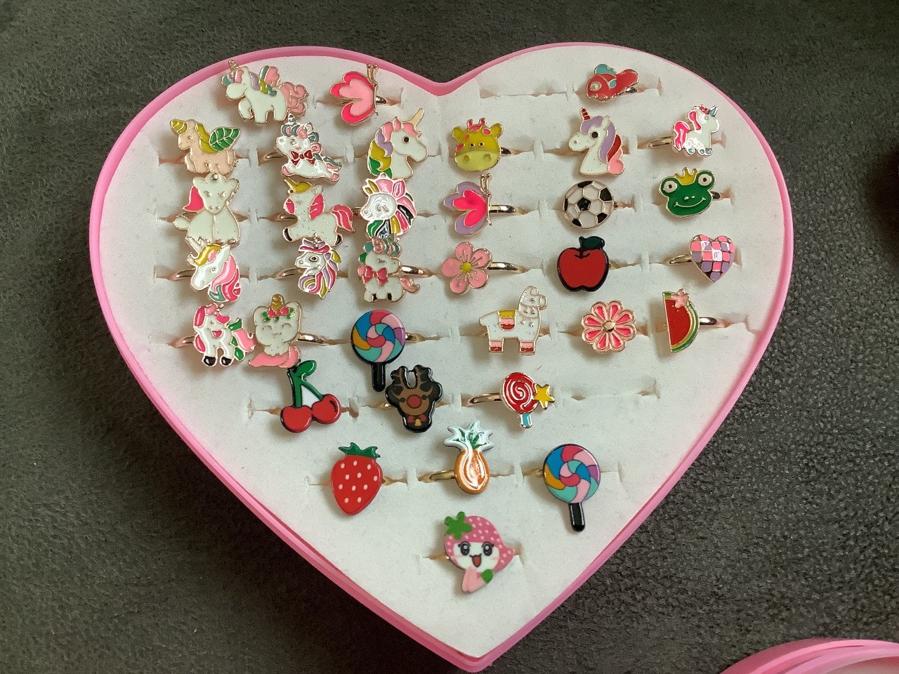 Partij leuke kindersieraden. ( partij 180)