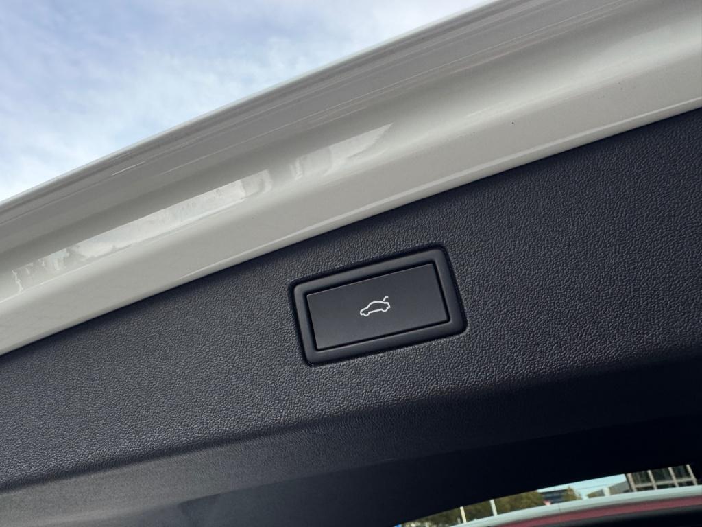 Volkswagen Tiguan 1.5 etsi goal * acc * 360 camera * trekhaak * lane + side