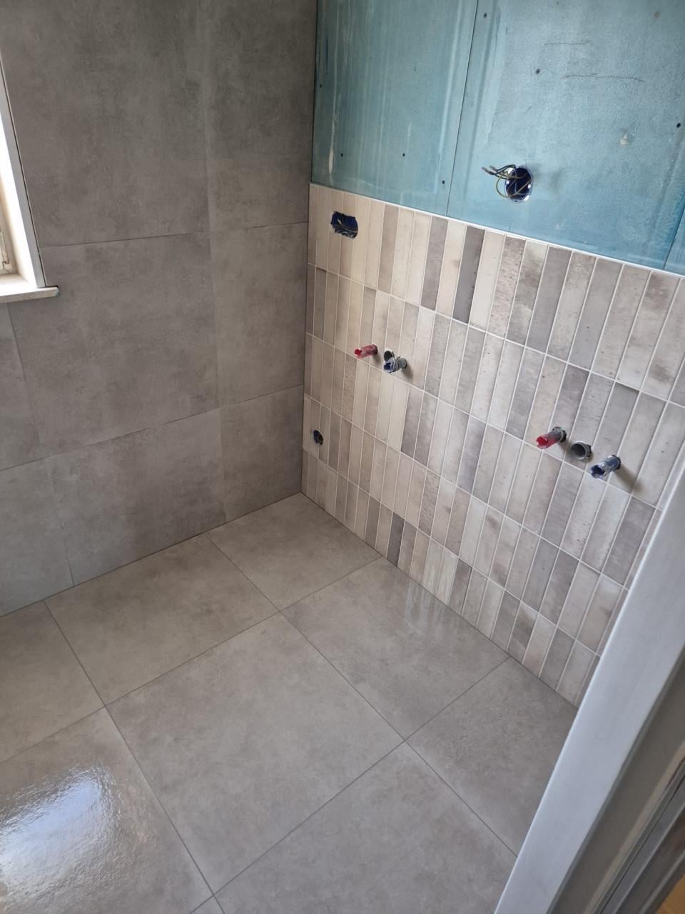 Tegelzetter nodig? Bel/app: 06 21937244 of Mail: jvbtegelzetter@gmail.com