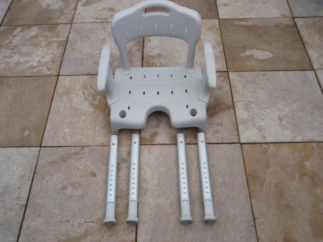 Nieuw Etac kunstofdouchestoel in hoogte instelbaar en demontabel