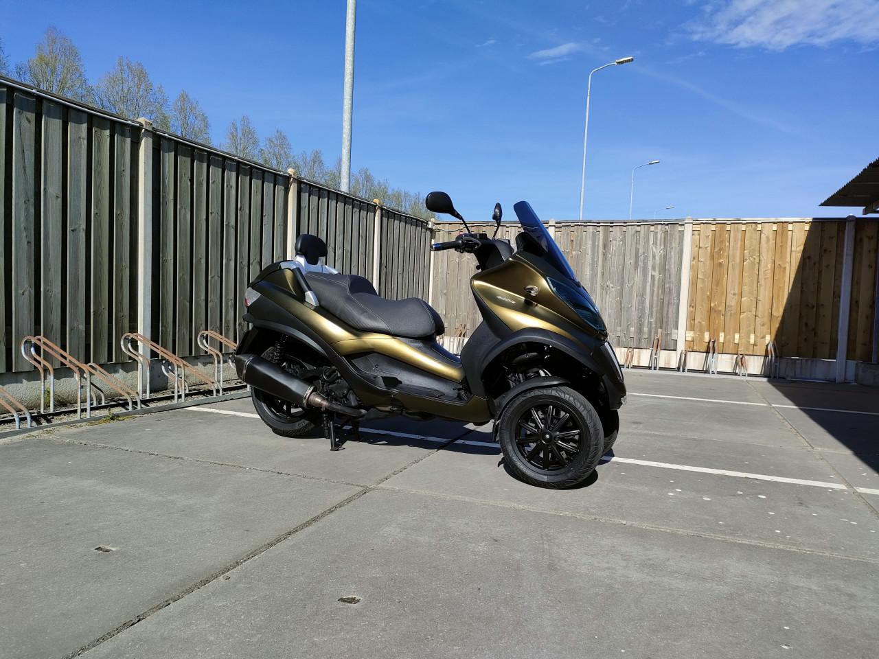 Piaggio MP3 motorscooter 400 CC