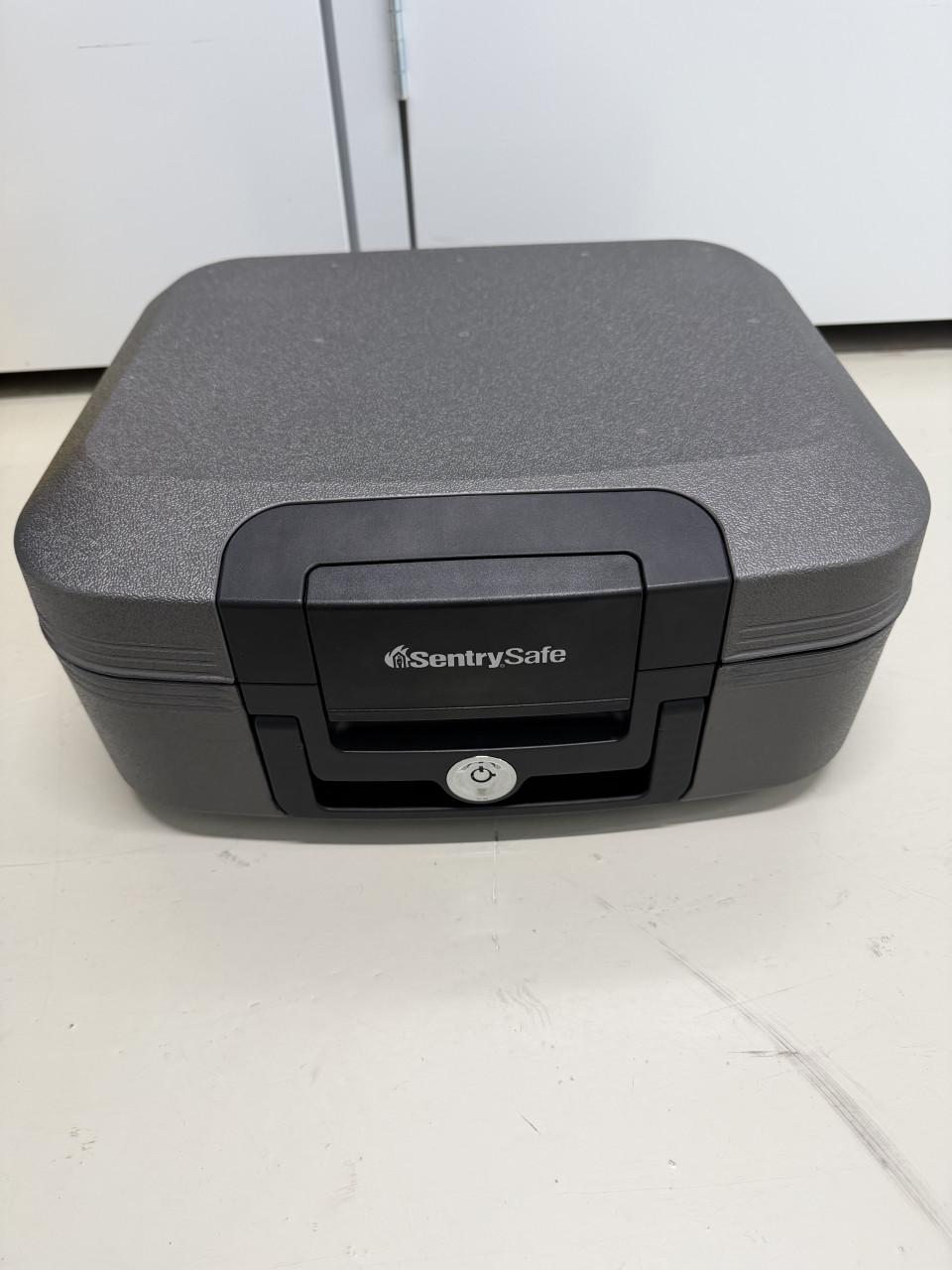 Sentry Safe brandwerende kluis CFW20201 – Zo goed als nieuw