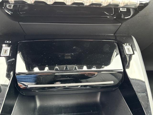 Peugeot 208 1.2 hybrid 100 e-dcs6 allure navigatie | dab | applecarplay| pa