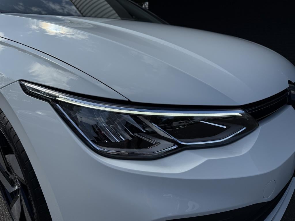 Volkswagen Golf 1.0 tsi life // led koplampen // trekhaak //