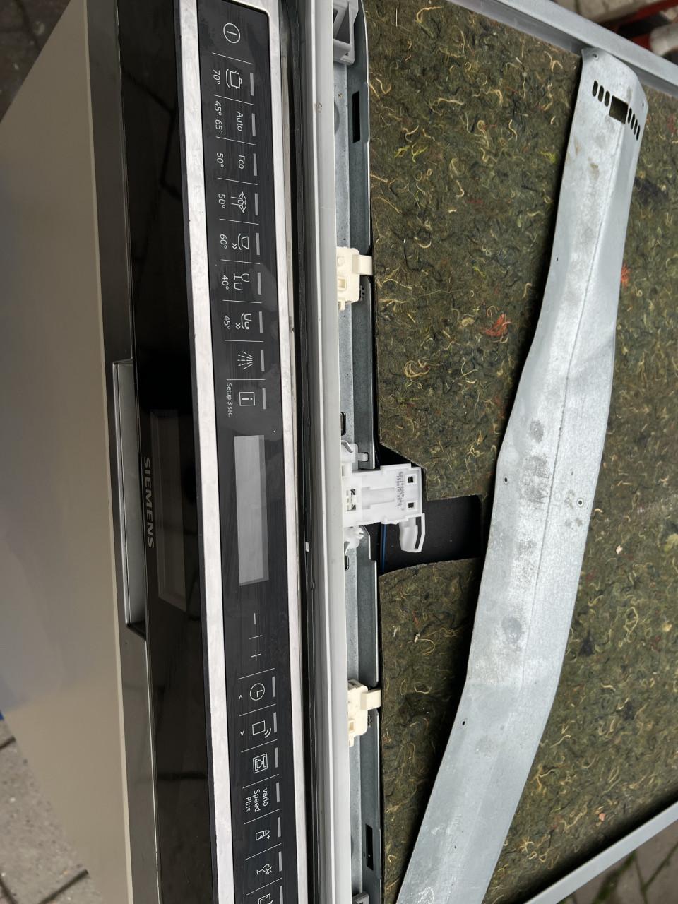 Bijna Niet gebruikte A+++ klasse Siemens inbouw vaatwasser 83x60 cm.