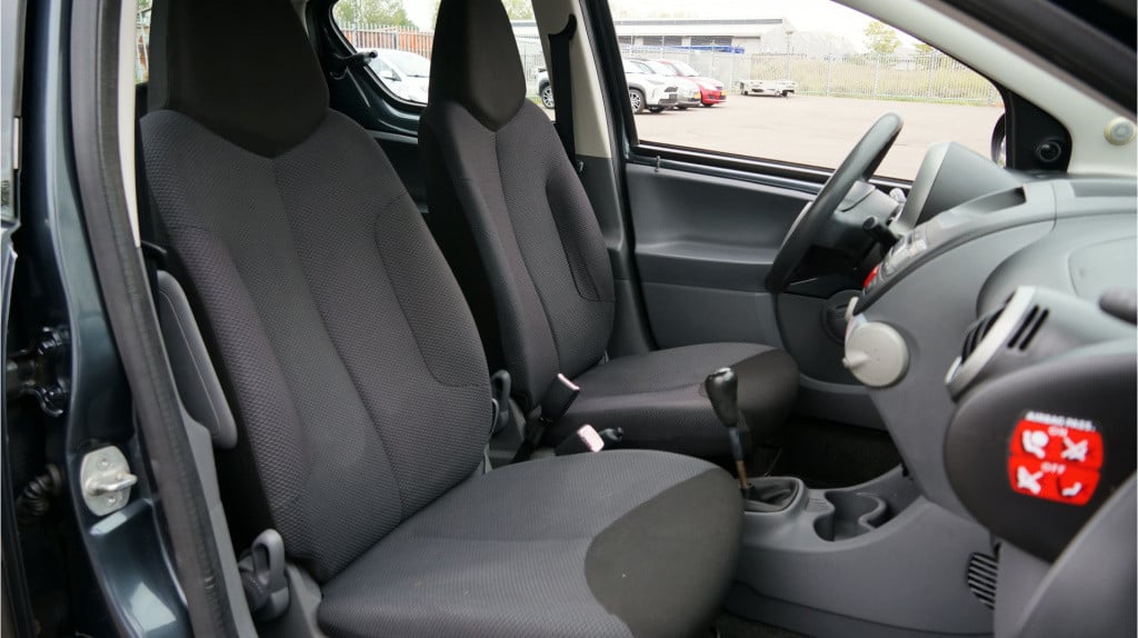 Toyota Aygo 1.0-12v + rijklaar incl garantie