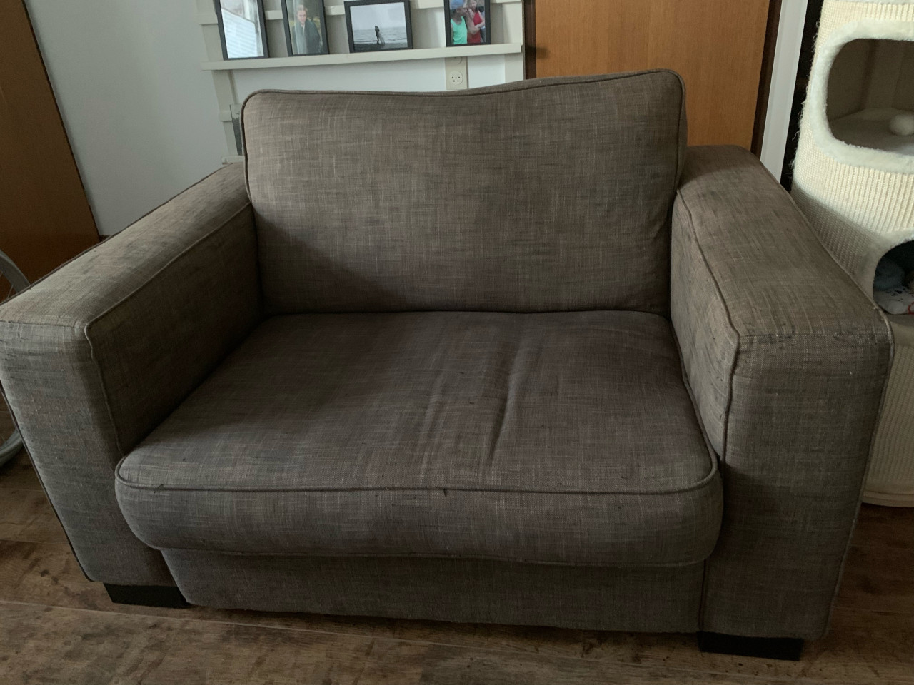 Bank loveseat