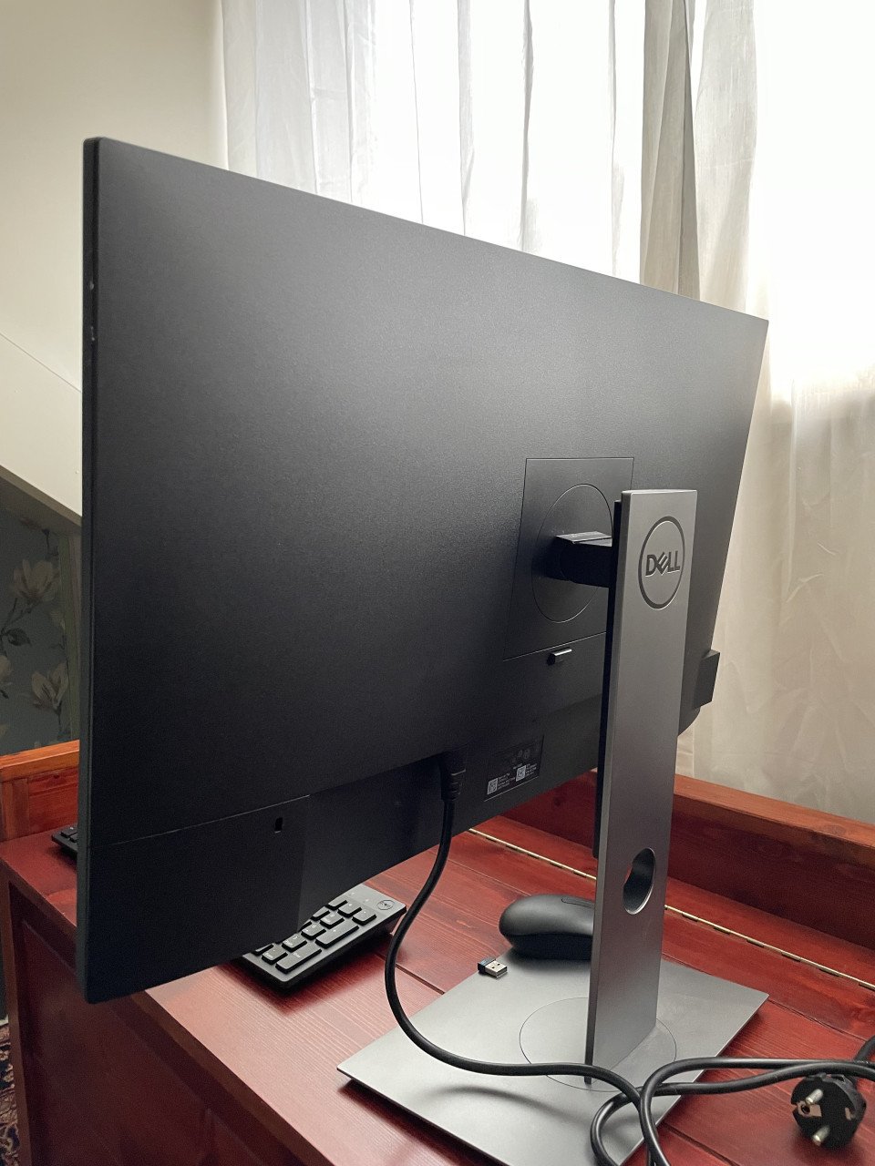 Dell 27” monitor incl. wireless keyboard & muis