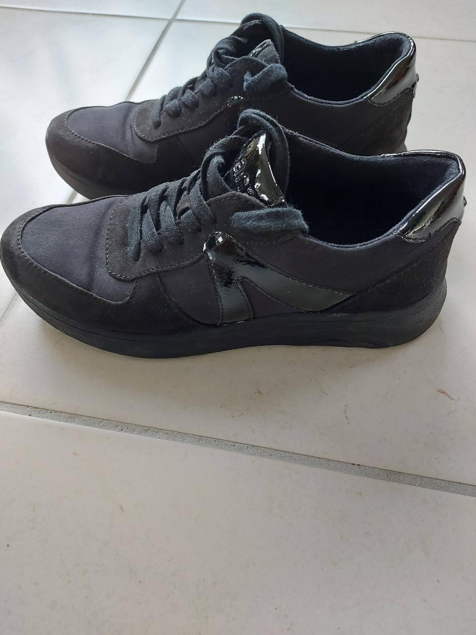 Zwarte dames sneakers mt 37