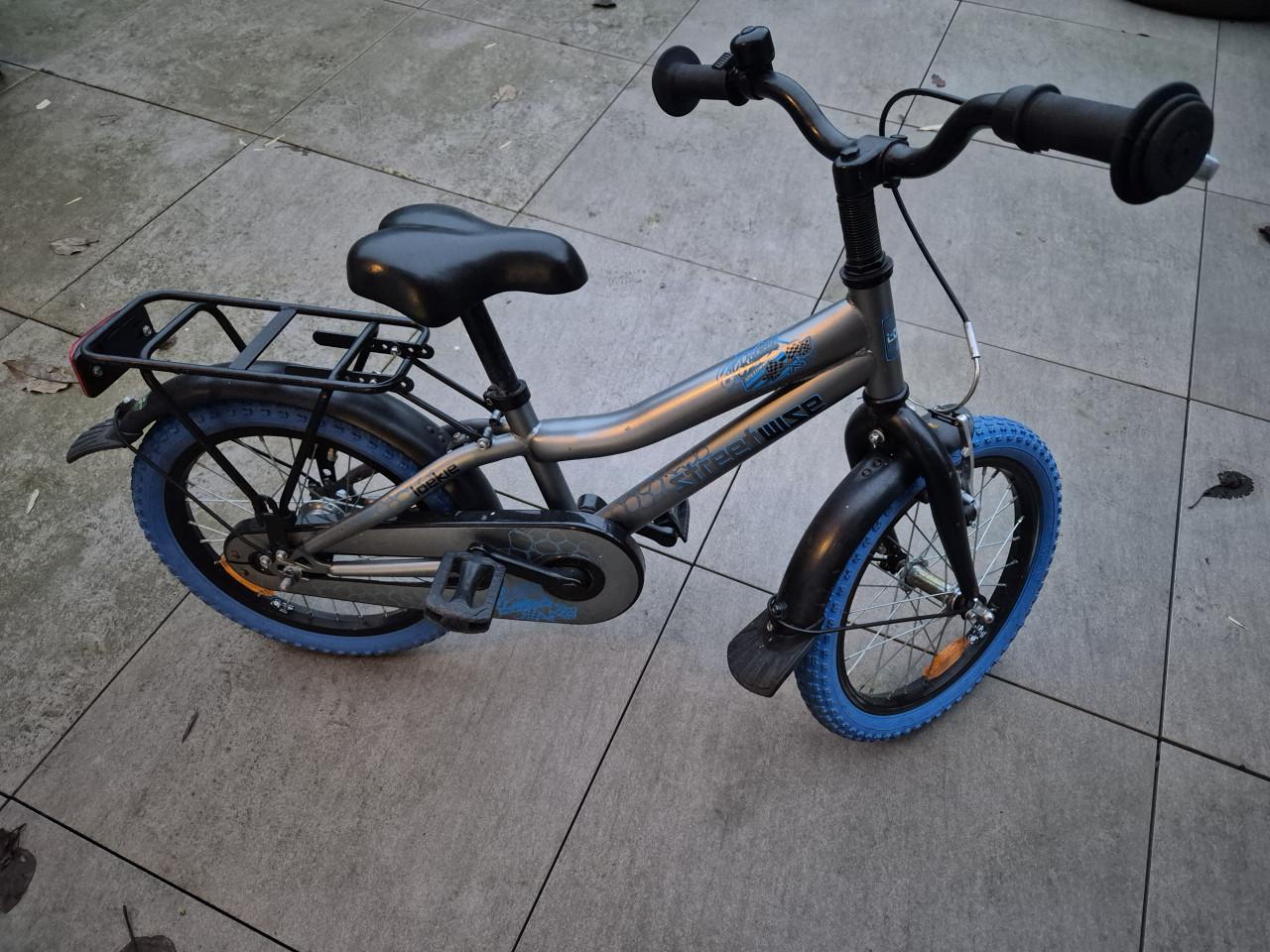 16 inch Loekie kinderfiets met zijwielen (4 tot 6 jaar)