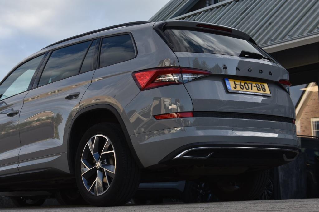 Skoda Kodiaq 1.5 tsi sportline | nap | camera | stoelverwarming | apple car