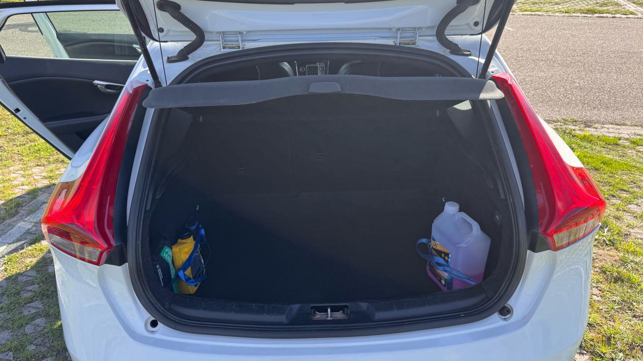 Volvo V40 2.0 D2 2015 Wit R-Design NL Auto Afn Trekhaak