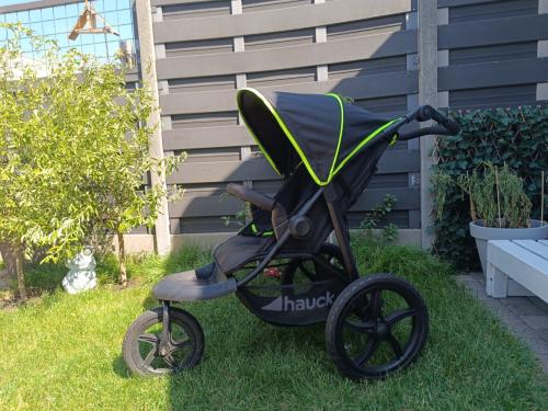 Kinderwagen: Hauck Runner, zo goed als nieuw (inclusief regenhoes)