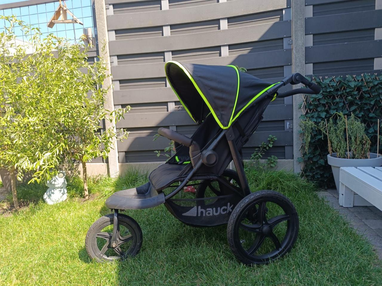 Kinderwagen: Hauck Runner, zo goed als nieuw (inclusief regenhoes)
