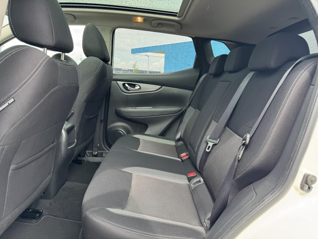 Nissan Qashqai 1.3 dig-t n-connecta design pack | panoramadak | apple carpl