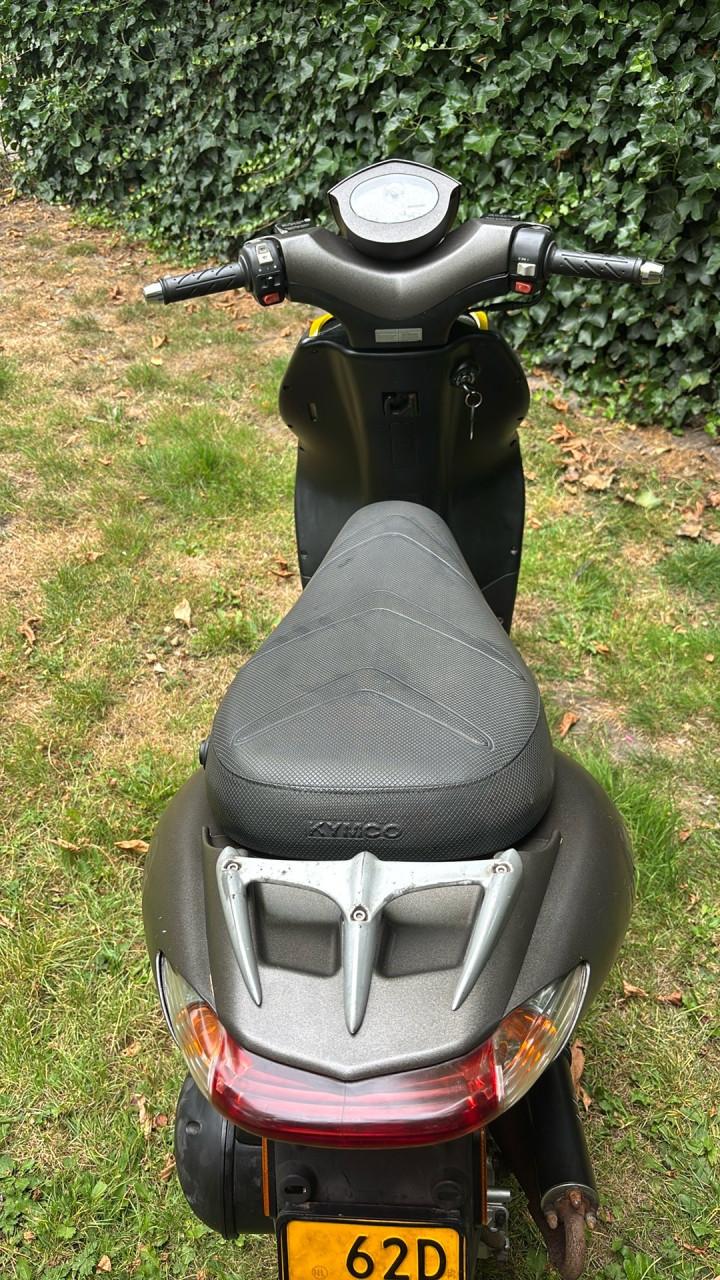 Kymco Super 9 LC 50cc geel kenteken