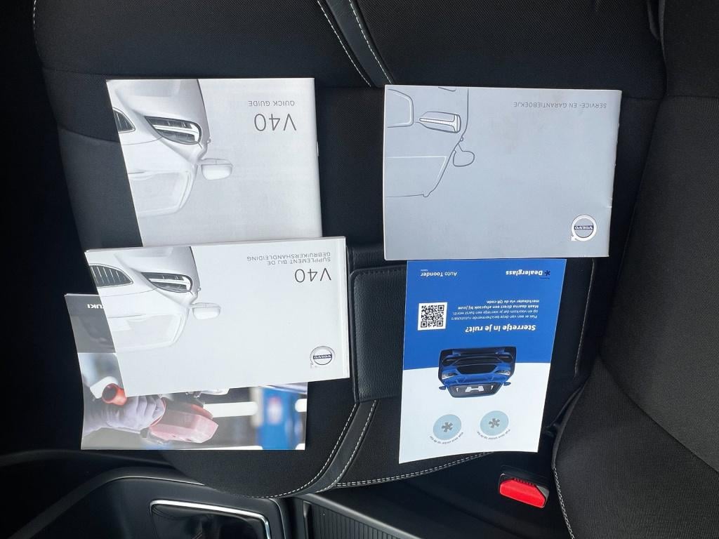 Volvo V40 2.0 t2 momentum, navi, afn. trekhaak enz...