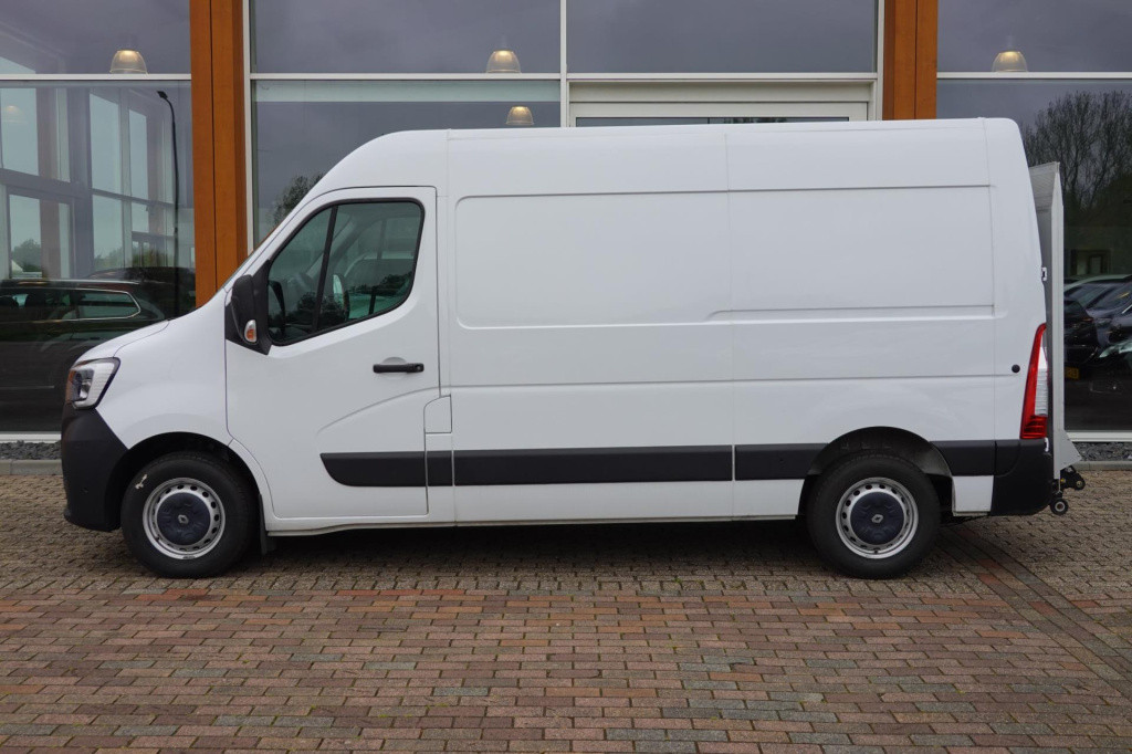 Renault Master t33 2.3 dci 135 l2h2 met laadklep