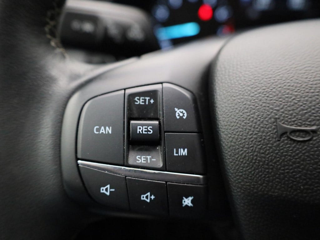 Ford Fiesta 1.0 ecoboost titanium x | lmv | parkeer sensoren | navigatie | 