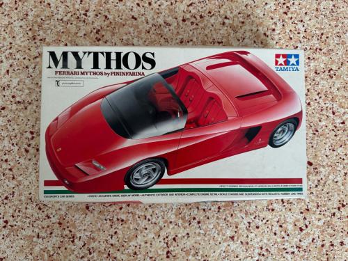 Nog verpakte rode Ferrari Mythos bouwpakket van 1991