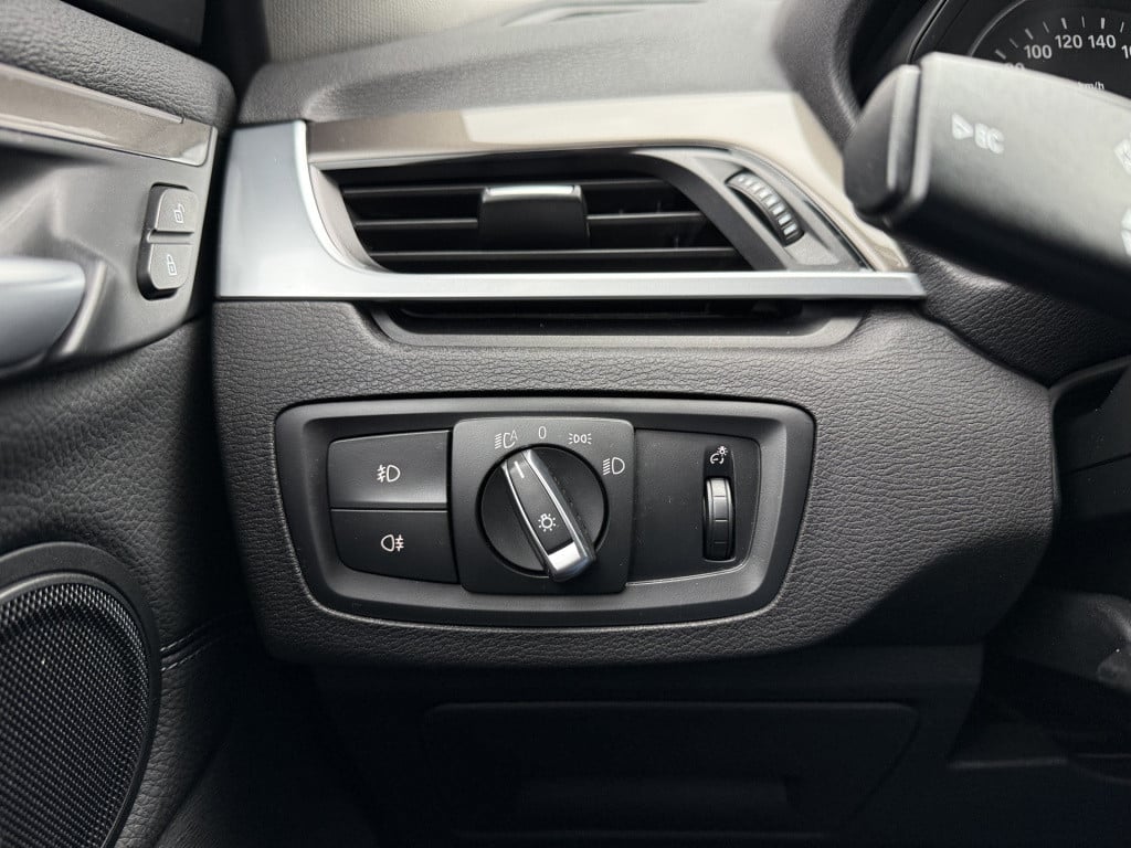 BMW X1 sdrive18i 136pk high executive automaat