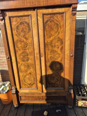 Gratis notenhouten kast opknapper