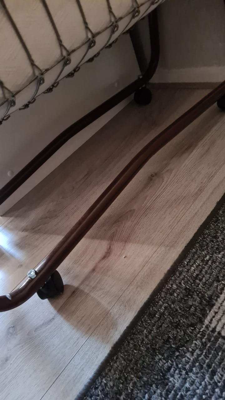 Logeer bed inklapbaar in goed staat-185X80-met matras-zonder wieletjes