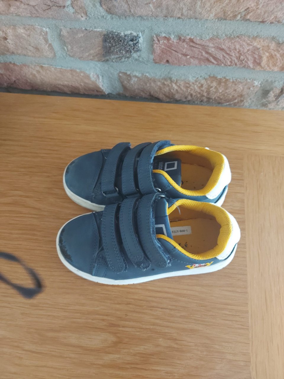 Z.g.a.n. blauw gele sneakers (maat 26 | klittenband | monstertje )
