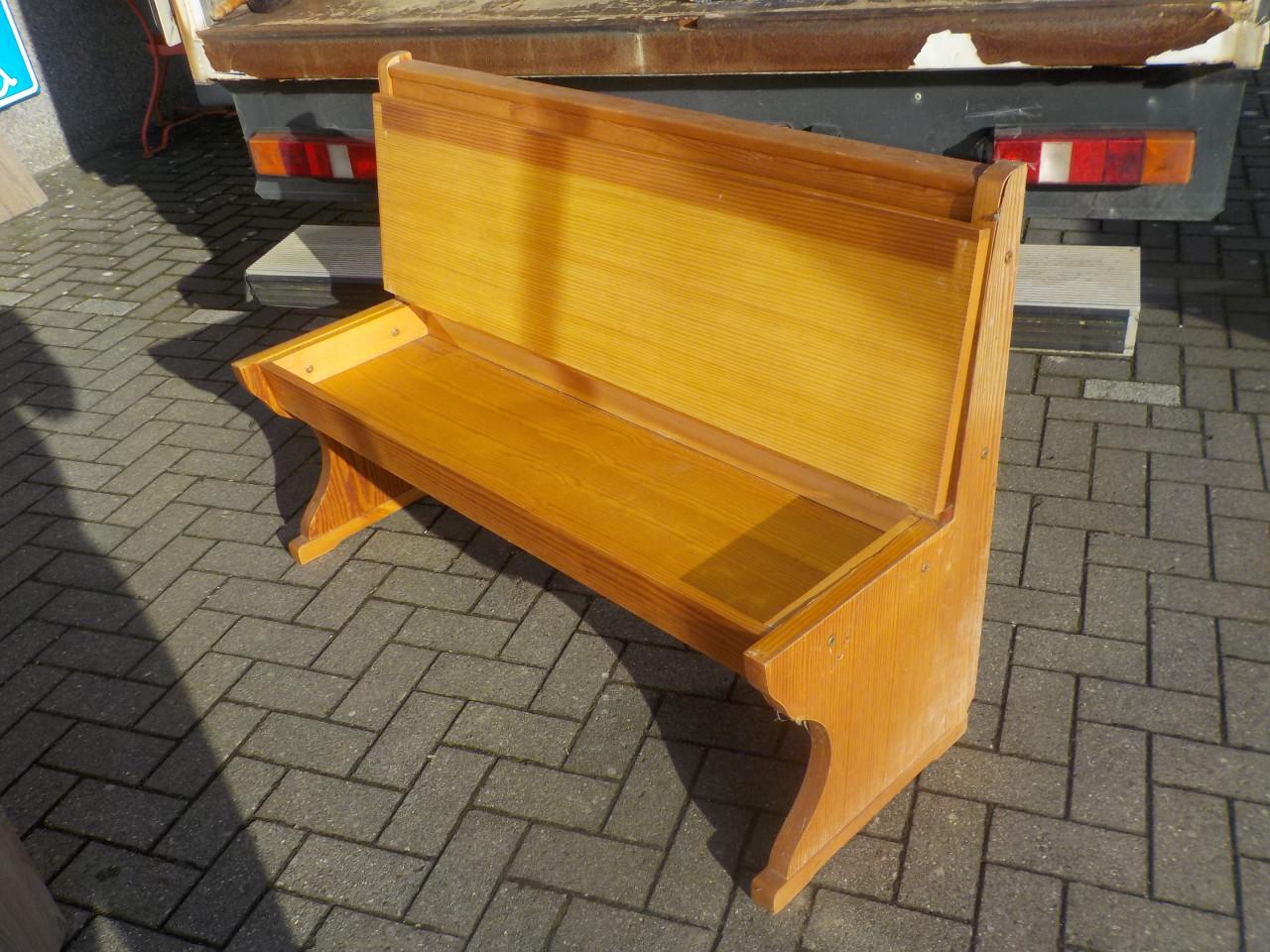 Massief grenen bank met opbergruimte in goede staat