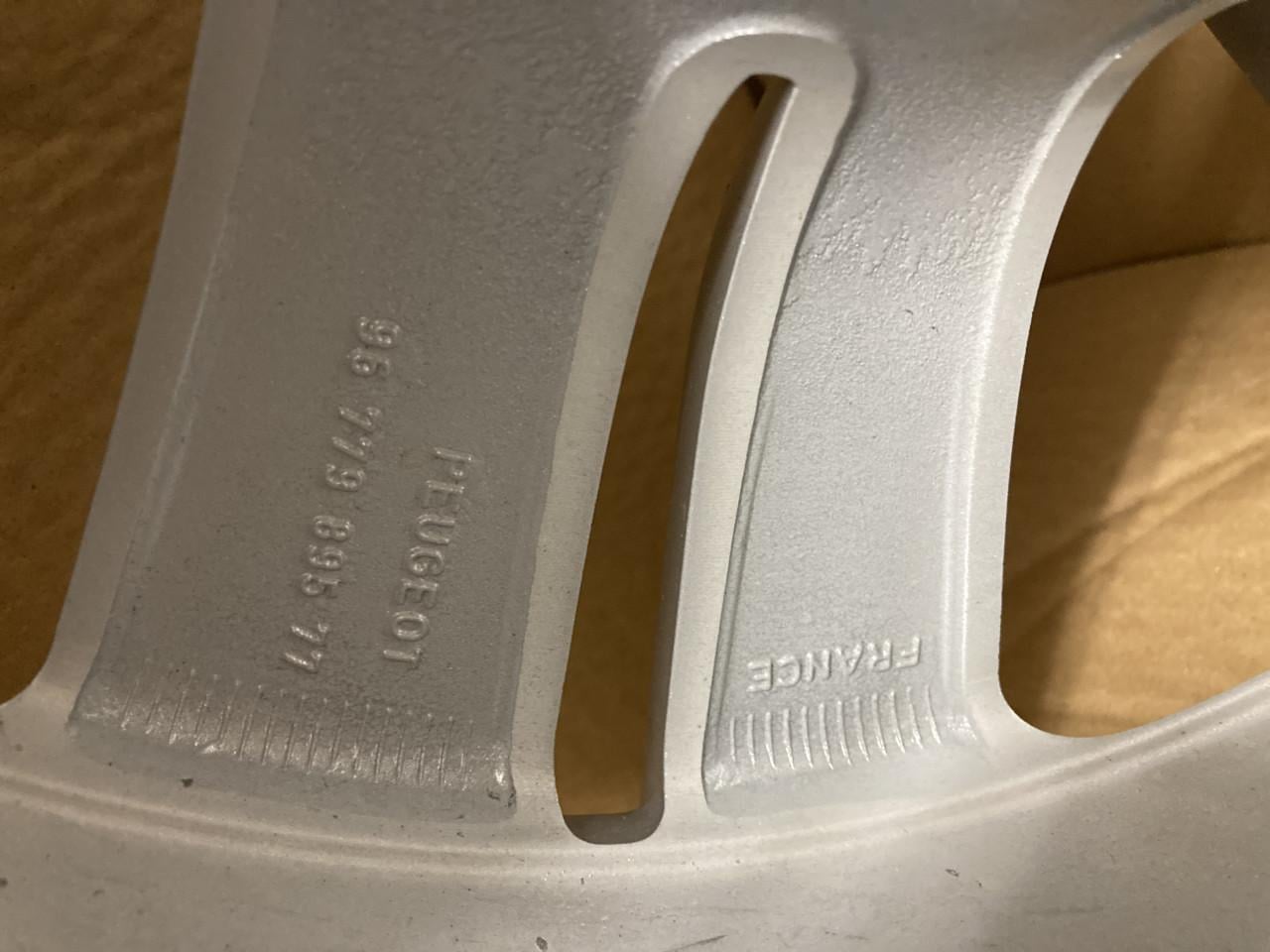 Nieuwe 16 inch Peugeot LM velgen