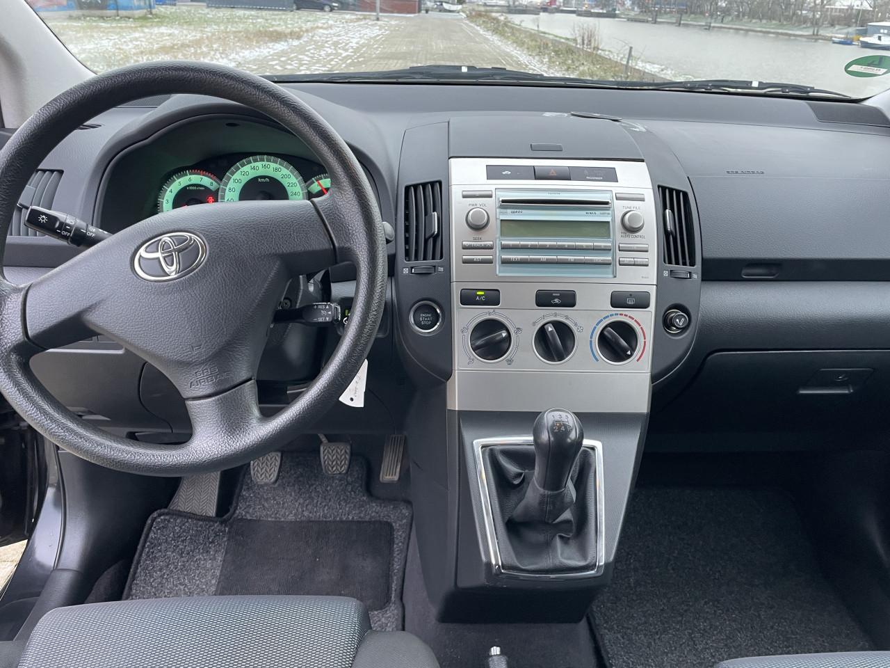 Toyota corolla verso 1.6 vvti terra 132000km