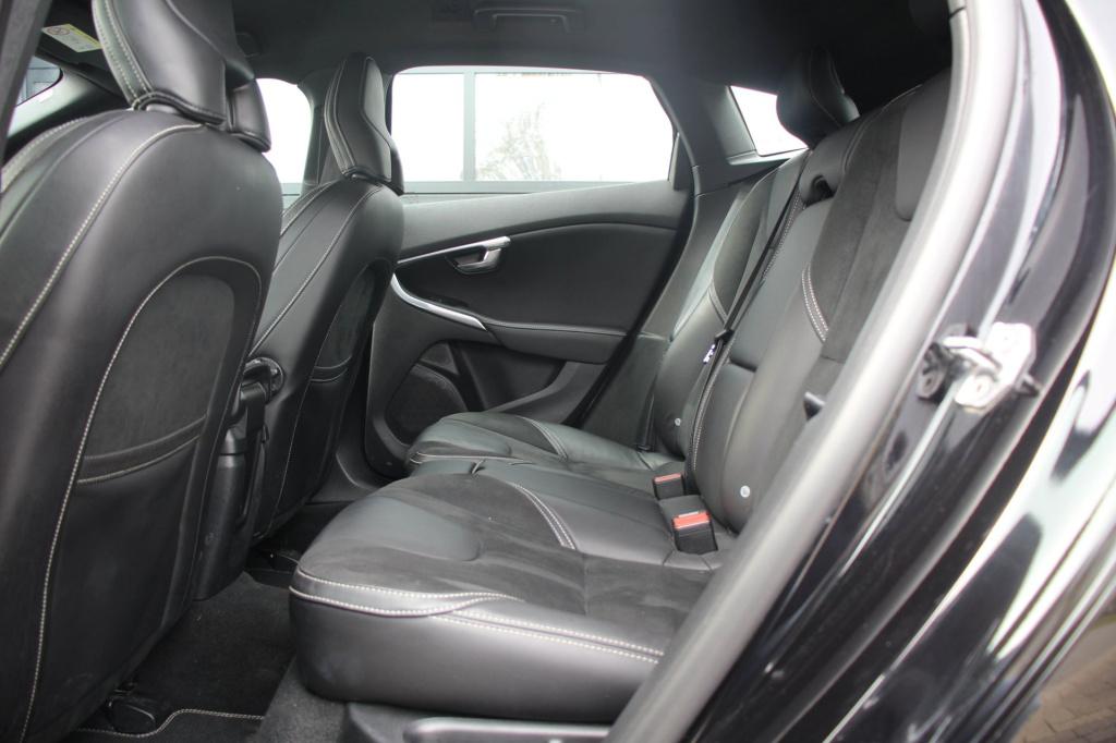 Volvo V40 1.5 t2 r-design automaat - leder/alcantara - led - navi - pdc + c