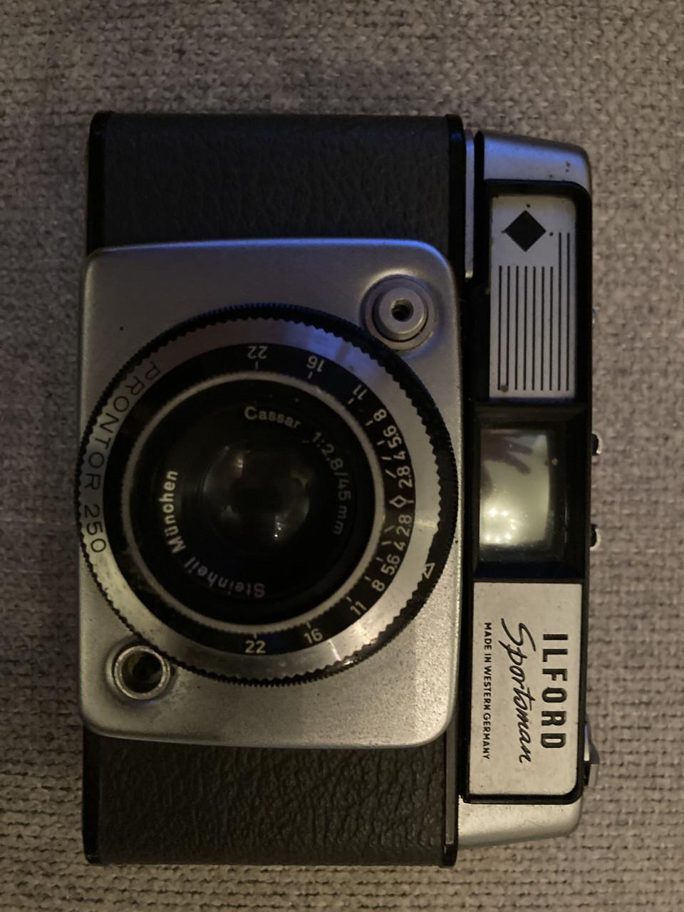 Oude fotocamera (film-analoog) Ilford Sportoman