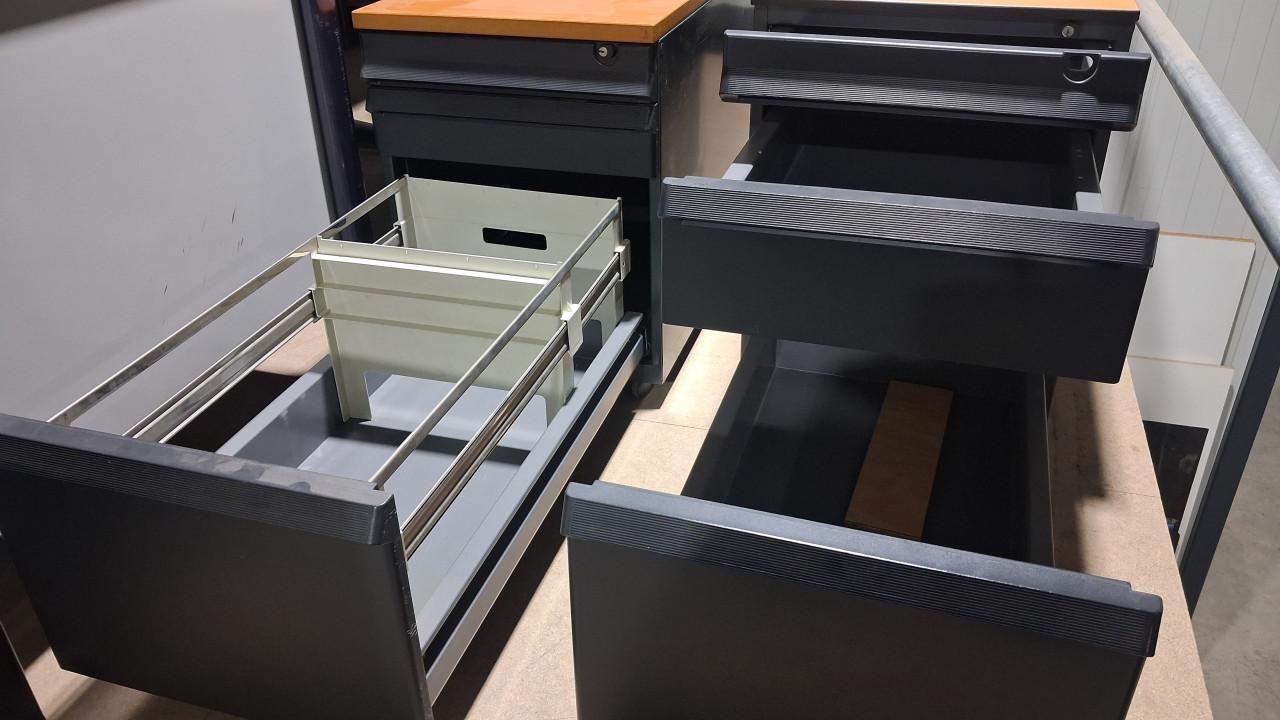 Metalen ladekast, ladeblok