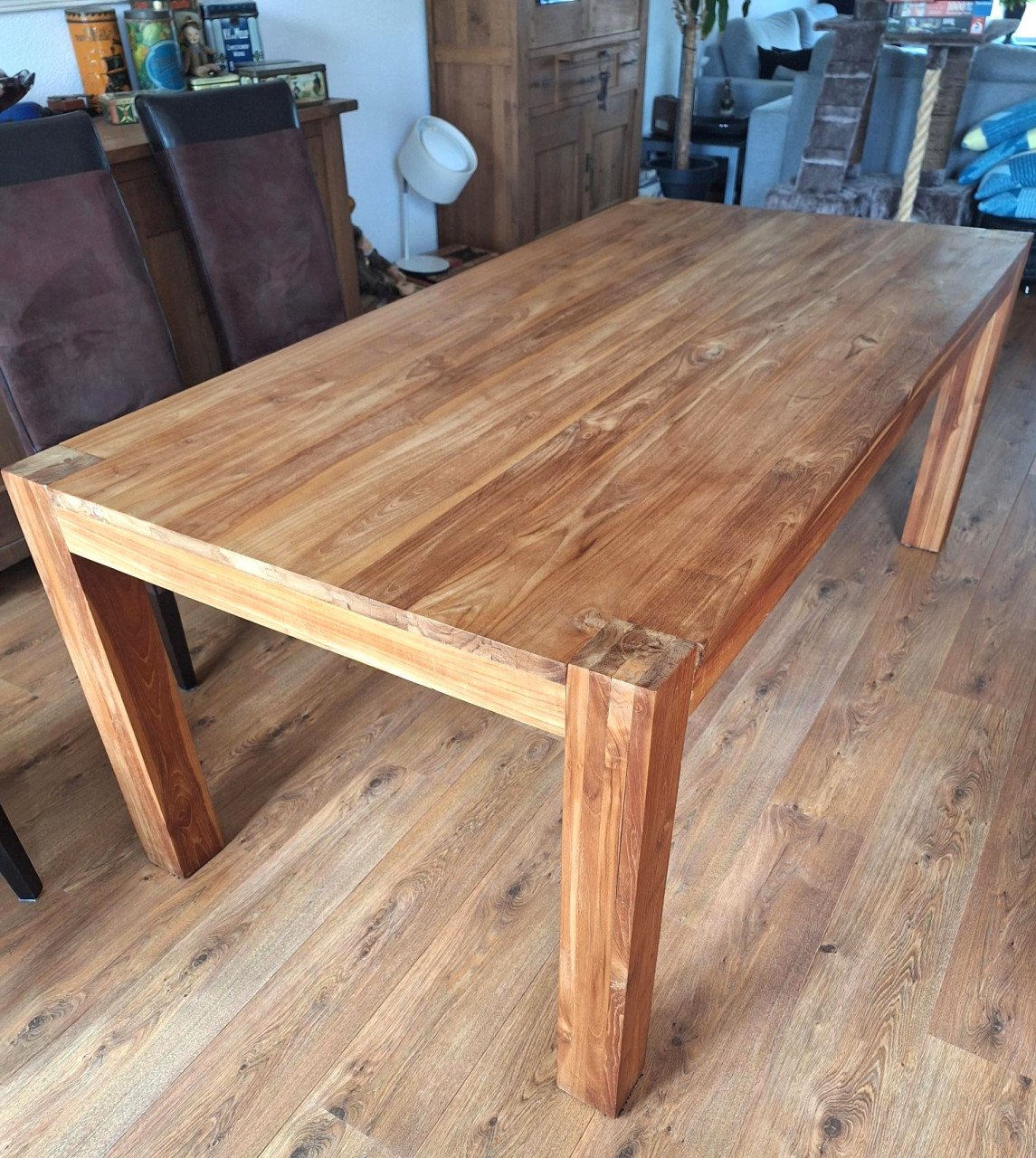 Zeer zware teakhouten tafel 1 x 2 meter en event 6 stoelen