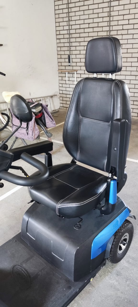 Scootmobiel Invacare Comet Pro