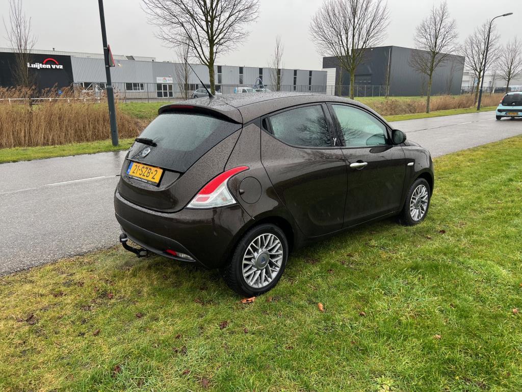 Lancia Y(psilon) 0.9 twinair silver