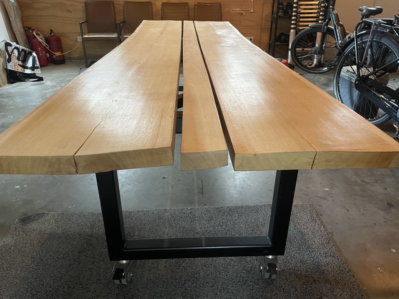 Eikenhouten tafel
