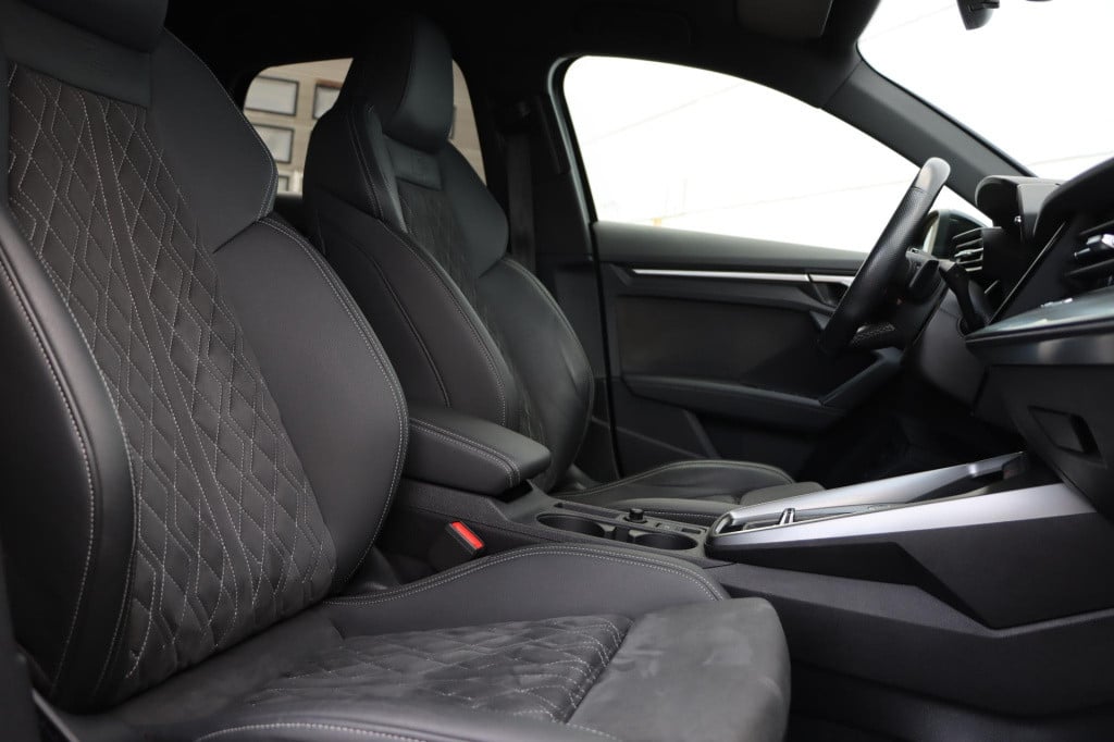 Audi A3 sportback 40 tfsi e s edition 204pk s-tronic
