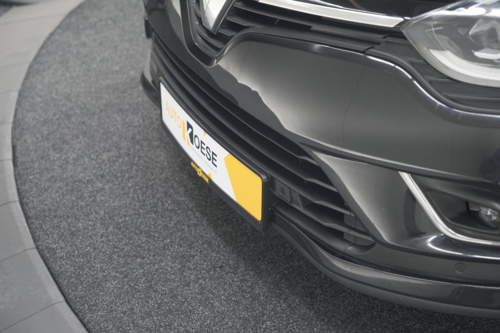 Renault Clio tce 90 intens | camera | navigatie | allseason banden | parkee