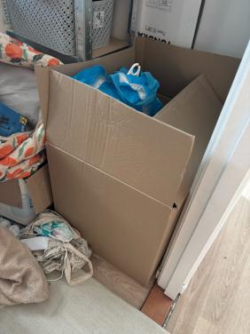 Heel veel kledinghangers 100+
