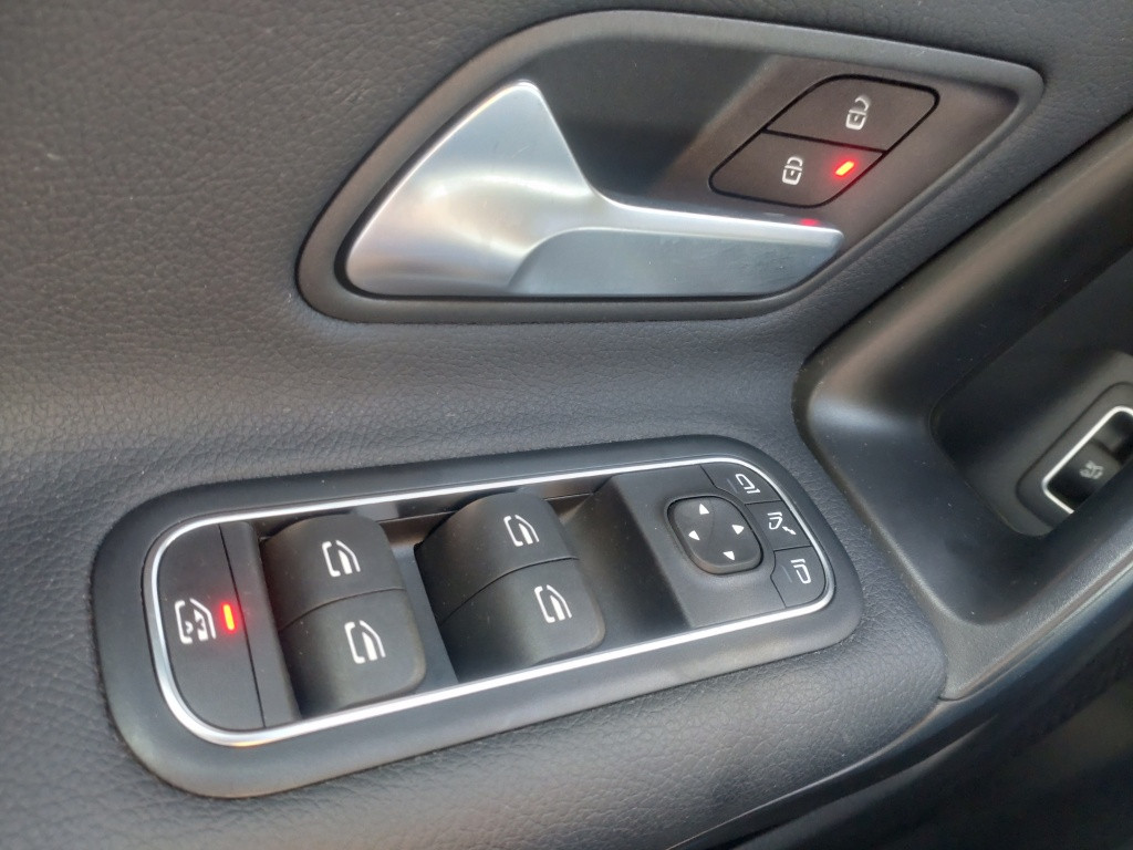 Mercedes-Benz Cla shooting brake 180 business sol. | automaat