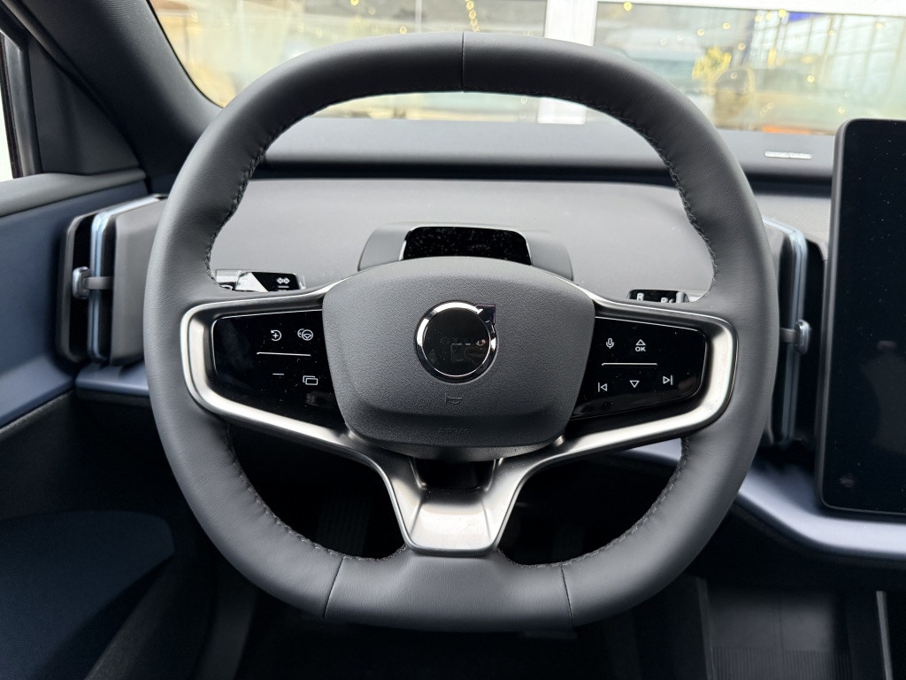Volvo Ex30 nieuwprijs € 47.826 | extended range plus | climate | 20"