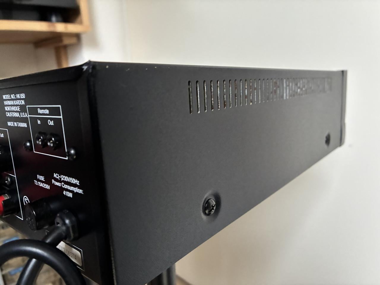 Harman Kardon HK 650 versterker.