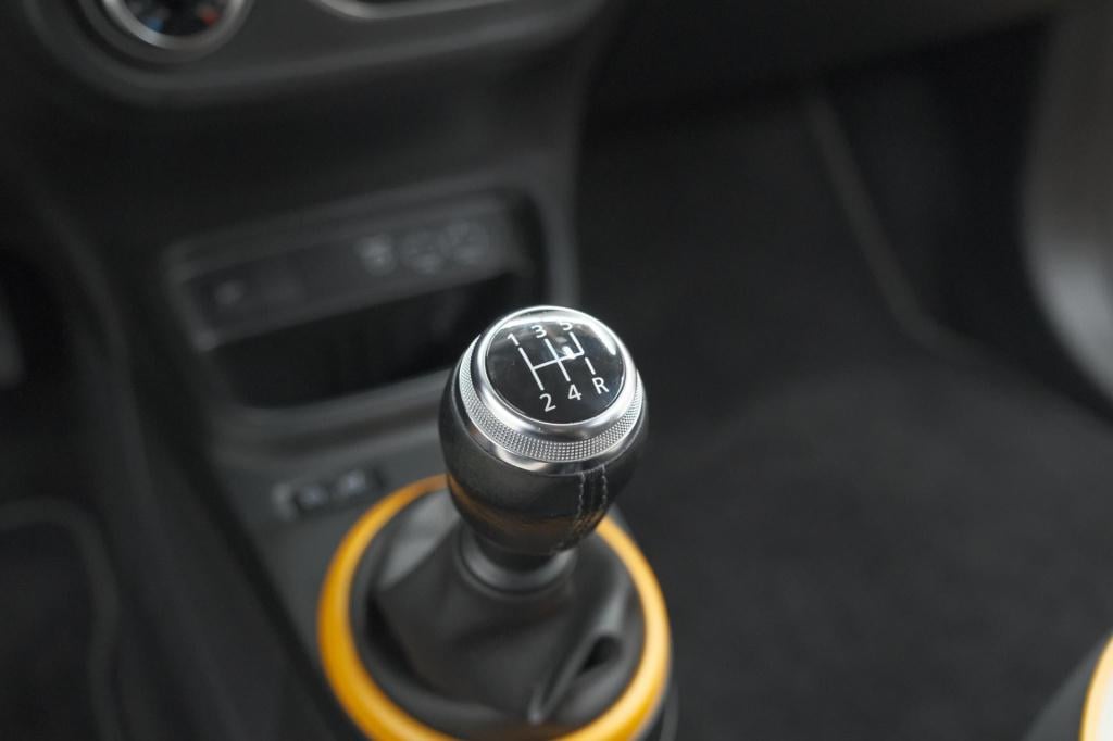 Renault Twingo 1.0 sce intens | premium | apple carplay | parkeersensoren |