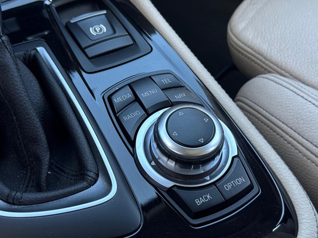 BMW 2-serie gran tourer 220i luxury 7p. * trekhaak * leer * panoramadak * n