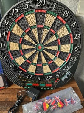 Mooi werkend Elektronisch Dartbord met Pijlen en Adapter