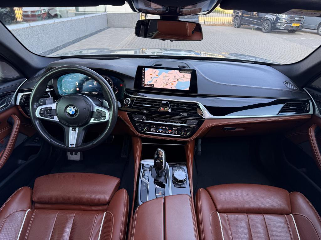 BMW 5 Serie 540i xdrive high executive m-sport | acc | leder | harman / kar