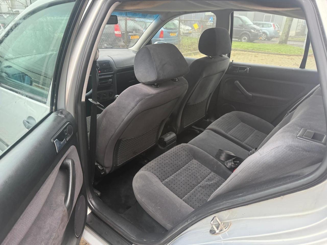 Volkswagen Golf 1.6 Trendline Vol Jaar Apk